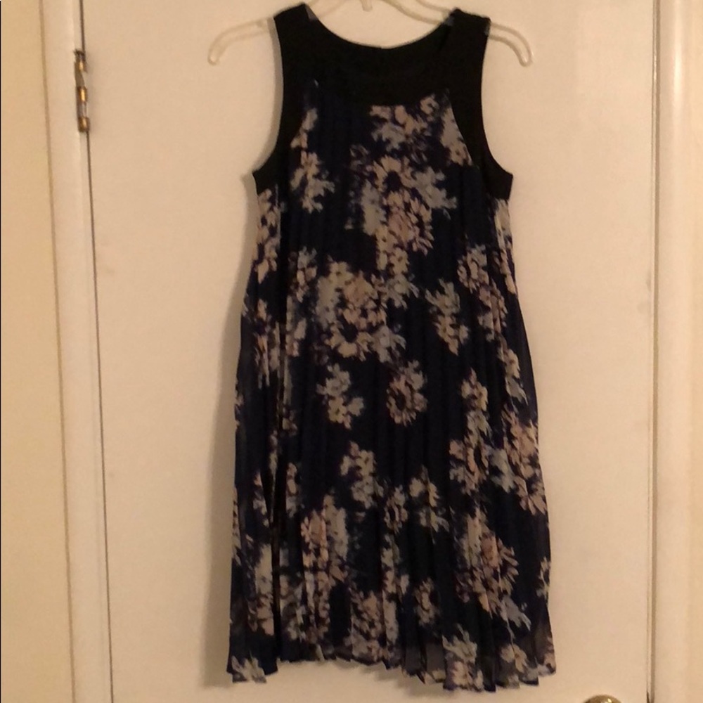 Flowy floral Xhilaration Dress